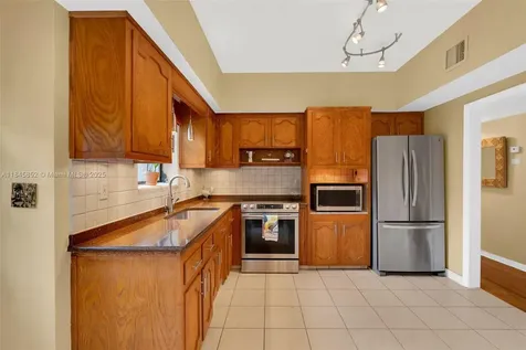 425 Cadagua Avenue Coral Gables FL 33146
