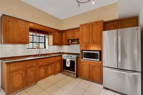 425 Cadagua Avenue Coral Gables FL 33146