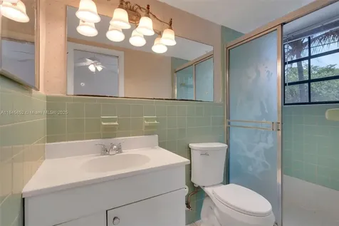 425 Cadagua Avenue Coral Gables FL 33146