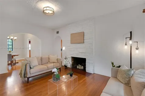 425 Cadagua Avenue Coral Gables FL 33146