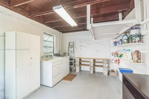 425 Cadagua Avenue Coral Gables FL 33146