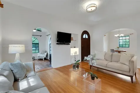 425 Cadagua Avenue Coral Gables FL 33146