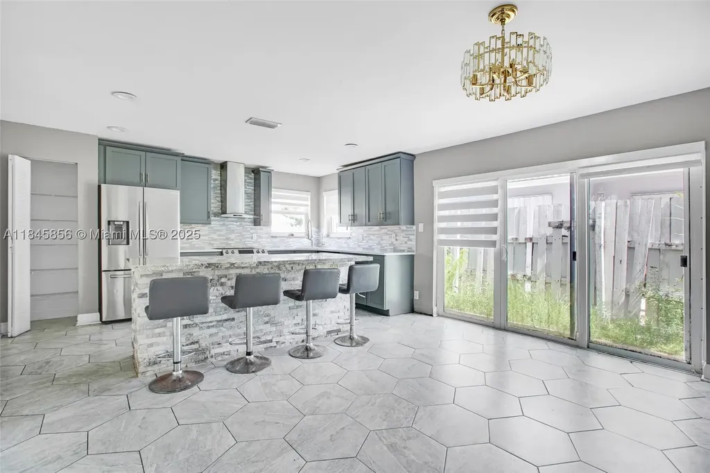 5498 NW 45th Way Coconut Creek FL 33073