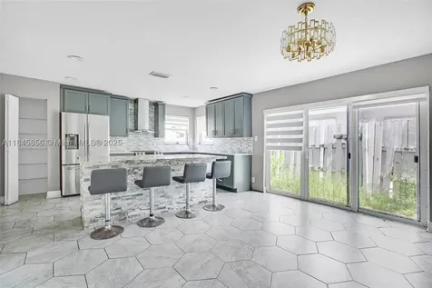5498 NW 45th Way Coconut Creek FL 33073