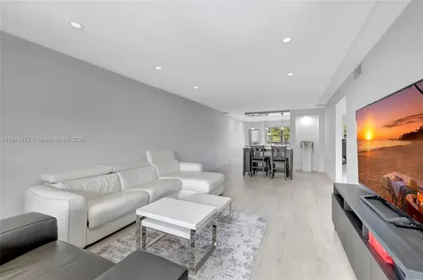 2101 Lucaya Bend Coconut Creek FL 33066