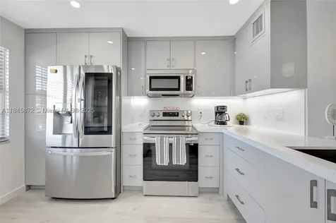 2101 Lucaya Bend Coconut Creek FL 33066