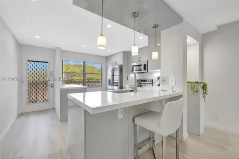 2101 Lucaya Bend Coconut Creek FL 33066