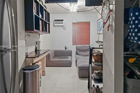 117 W 34th Street Hialeah FL 33012