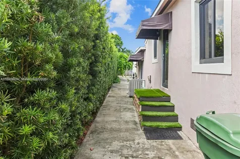117 W 34th Street Hialeah FL 33012