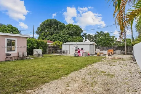 117 W 34th Street Hialeah FL 33012