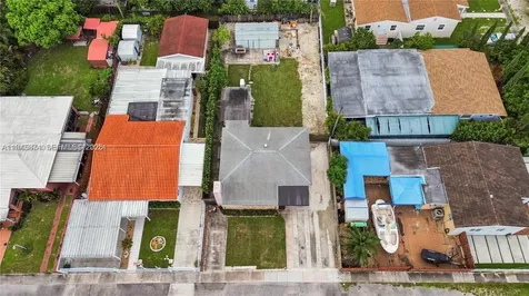 117 W 34th Street Hialeah FL 33012