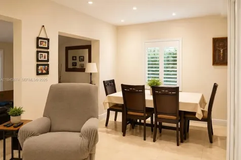 117 W 34th Street Hialeah FL 33012