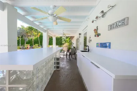 6960 SW 148th Terrace Palmetto Bay FL 33158