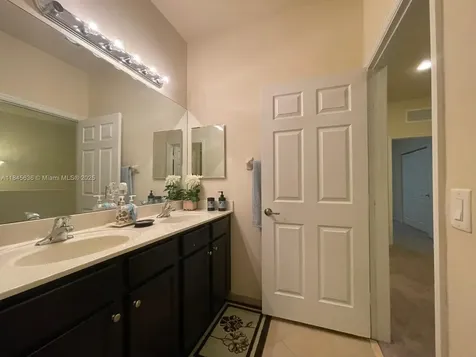 8878 W 33rd Avenue Hialeah FL 33018