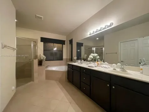 8878 W 33rd Avenue Hialeah FL 33018