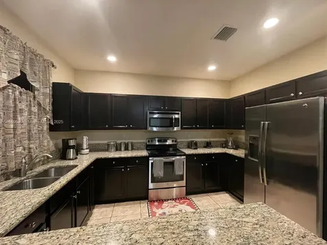 8878 W 33rd Avenue Hialeah FL 33018