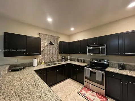 8878 W 33rd Avenue Hialeah FL 33018