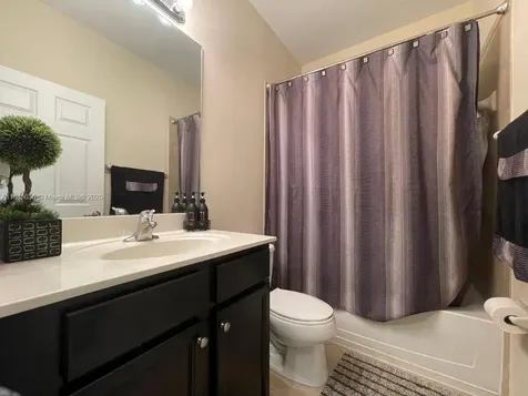 8878 W 33rd Avenue Hialeah FL 33018
