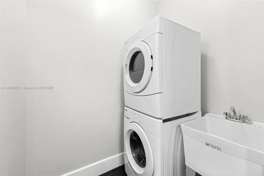 811 SE 12th Court Fort Lauderdale FL 33316