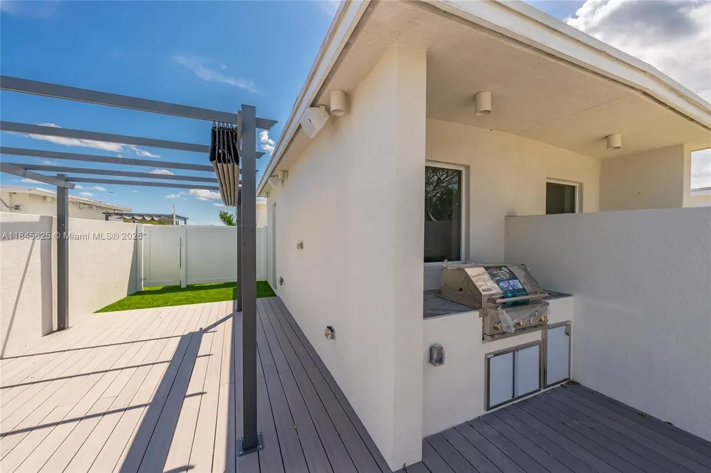811 SE 12th Court Fort Lauderdale FL 33316