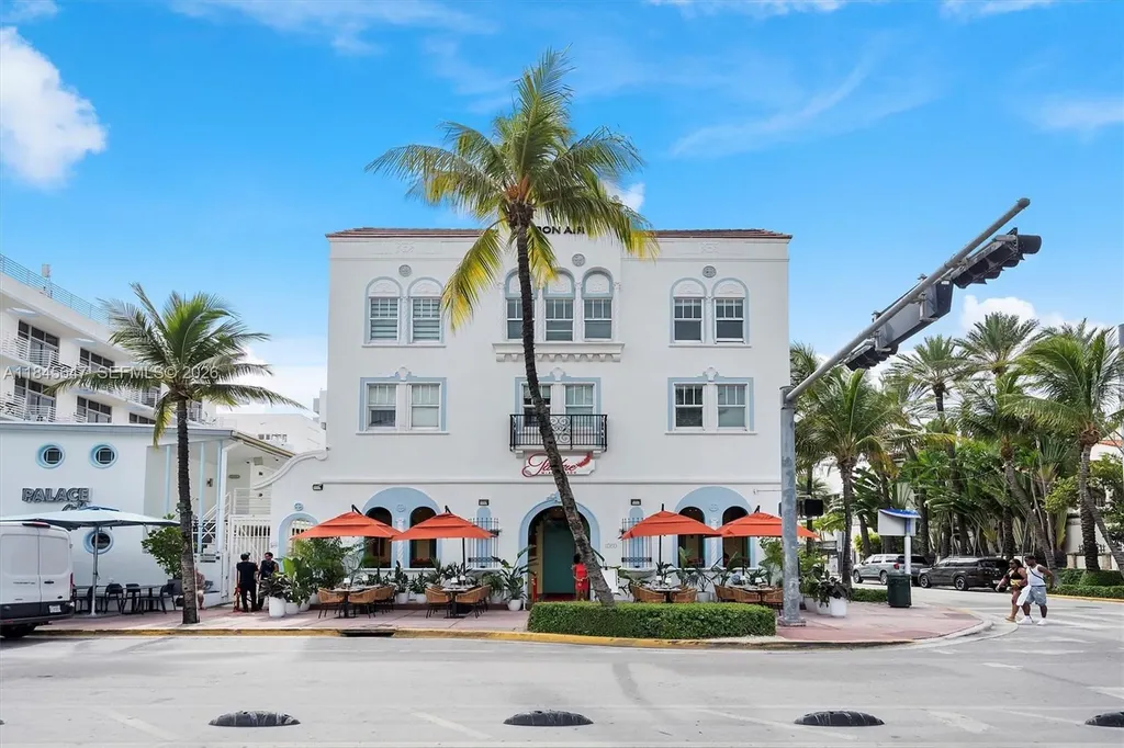1060 Ocean Drive Miami Beach FL 33139