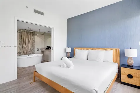 1060 Ocean Drive Miami Beach FL 33139