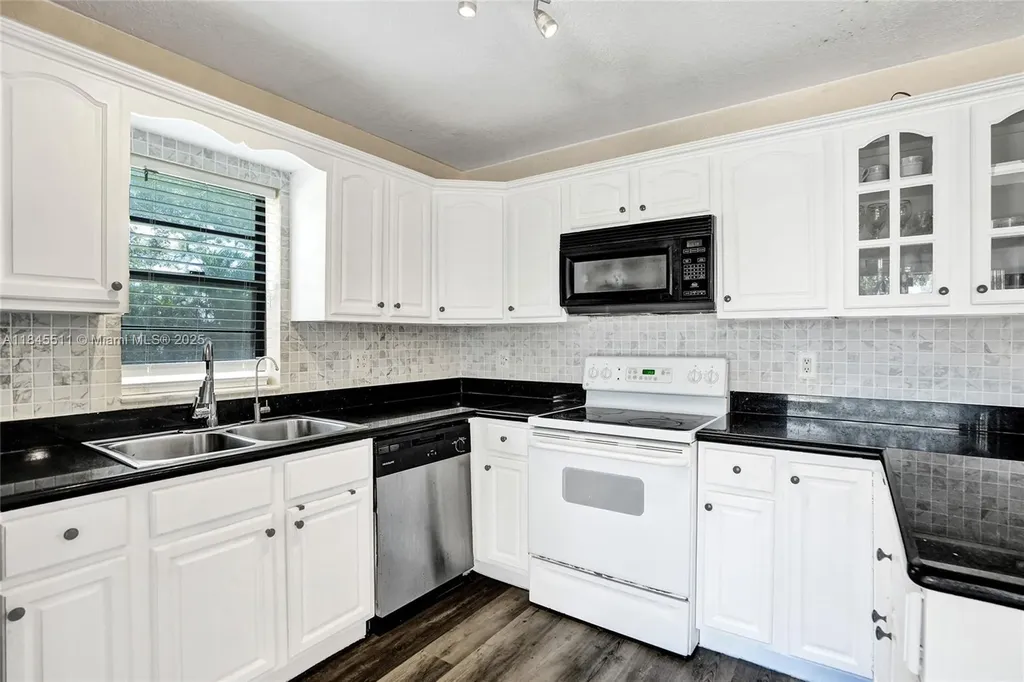 2560 NW 99th Avenue Coral Springs FL 33065