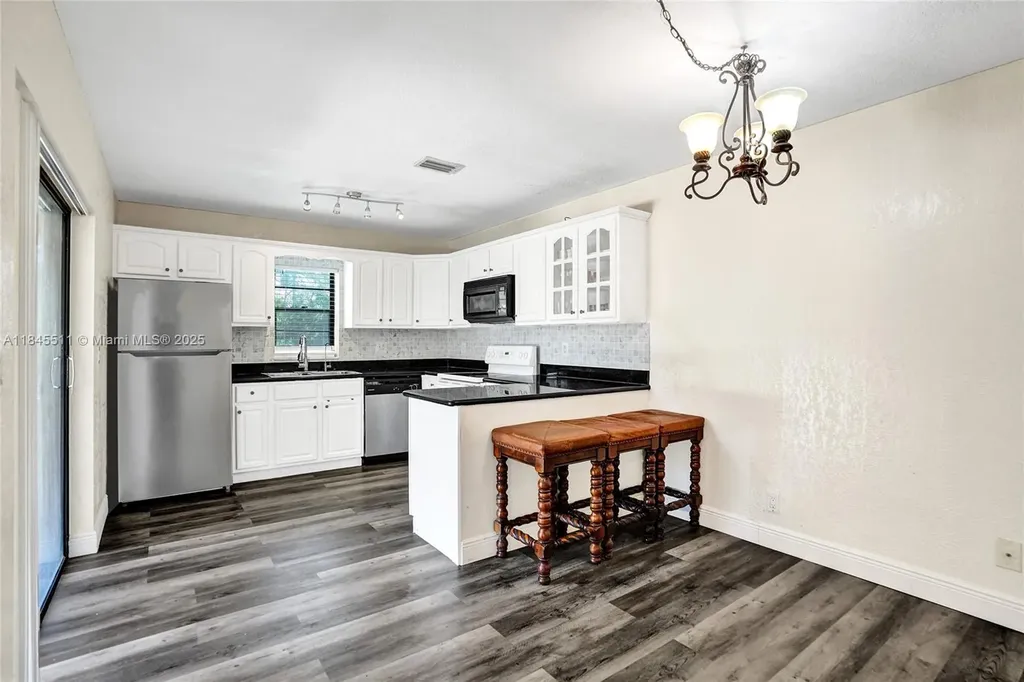 2560 NW 99th Avenue Coral Springs FL 33065