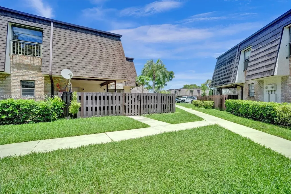 2560 NW 99th Avenue Coral Springs FL 33065