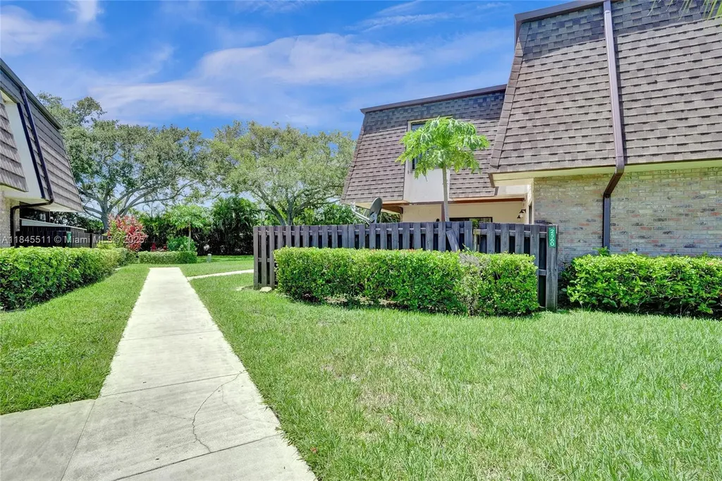 2560 NW 99th Avenue Coral Springs FL 33065