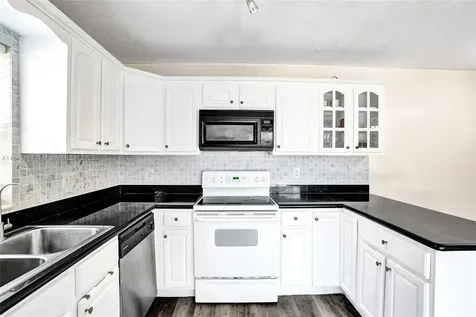 2560 NW 99th Avenue Coral Springs FL 33065