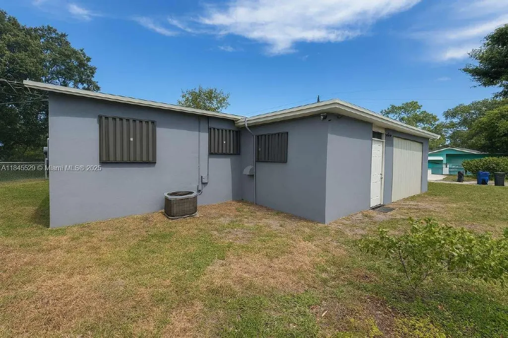 2231 NW 9th Court Fort Lauderdale FL 33311