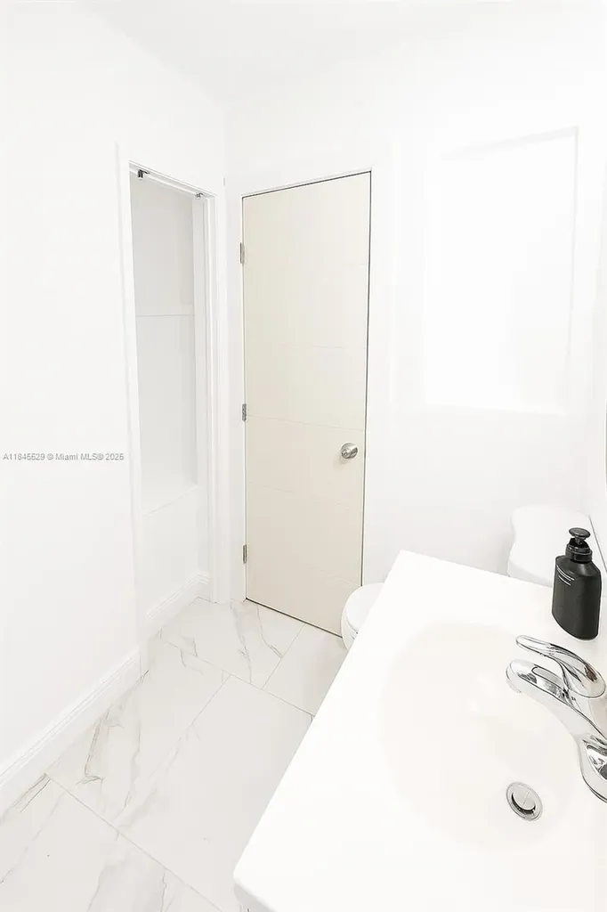 2231 NW 9th Court Fort Lauderdale FL 33311