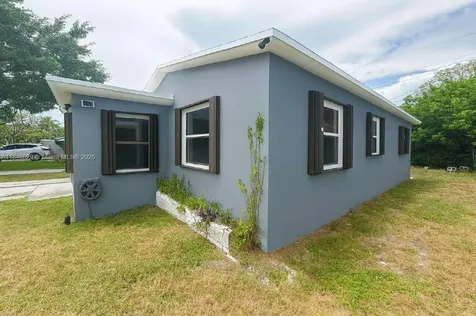 2231 NW 9th Court Fort Lauderdale FL 33311