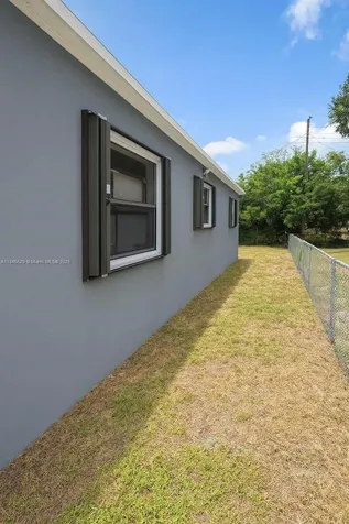 2231 NW 9th Court Fort Lauderdale FL 33311