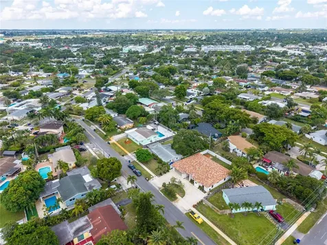 2011 SW 36th Avenue Fort Lauderdale FL 33312