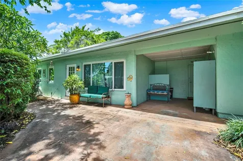 2421 NE 10th Avenue Pompano Beach FL 33064