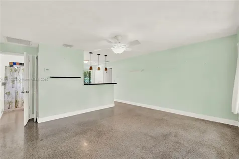 2421 NE 10th Avenue Pompano Beach FL 33064