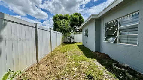 7005 NW 76th Court Tamarac FL 33321