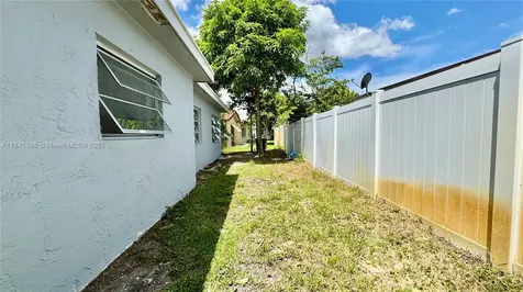7005 NW 76th Court Tamarac FL 33321