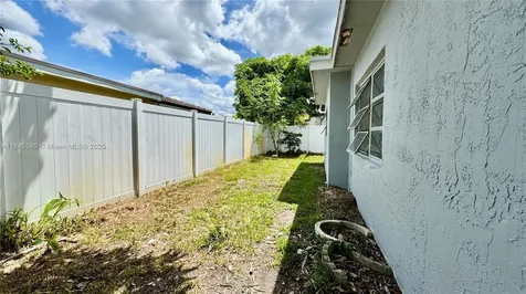 7005 NW 76th Court Tamarac FL 33321