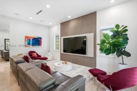 331 SW 124th Avenue Miami FL 33184