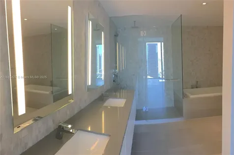 88 SW 7th Street Miami FL 33130