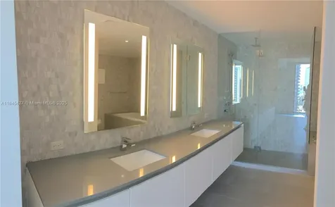 88 SW 7th Street Miami FL 33130