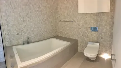 88 SW 7th Street Miami FL 33130