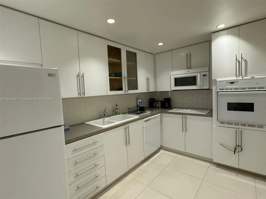 3901 S Ocean Drive Hollywood FL 33019