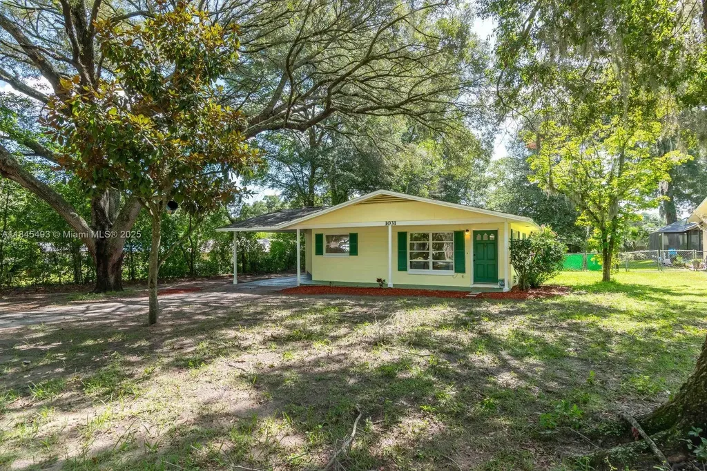 1031 NE 39th Court Ocala FL 34470