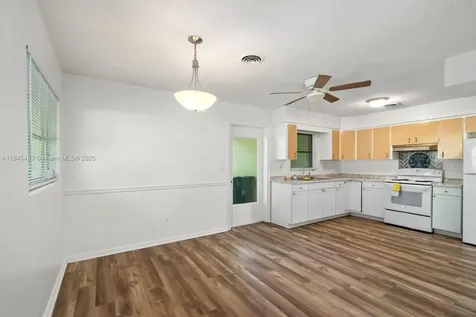 1031 NE 39th Court Ocala FL 34470