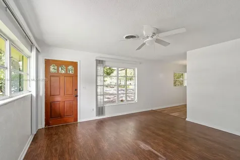 1031 NE 39th Court Ocala FL 34470