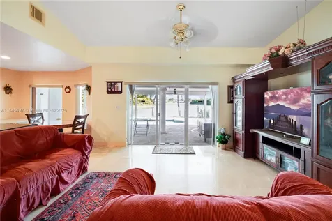 15114 SW 35th Terrace Miami FL 33185